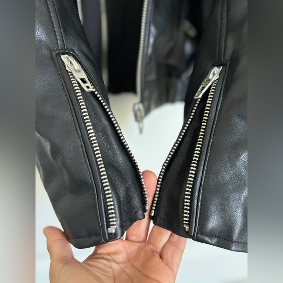 BLANKNYC Faux Leather Bomber Jacket with Removable Hood in Bankroller Size L - Picture 6 of 15